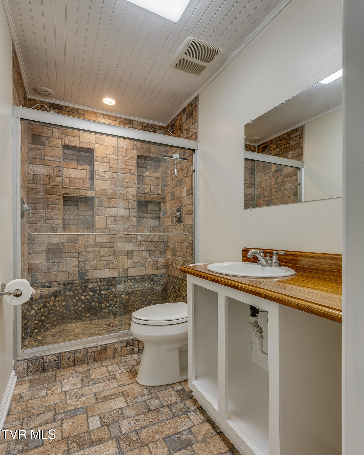 1047 Gravely Road Kingsport, TN 37660 - Photo 15 of 25 015
