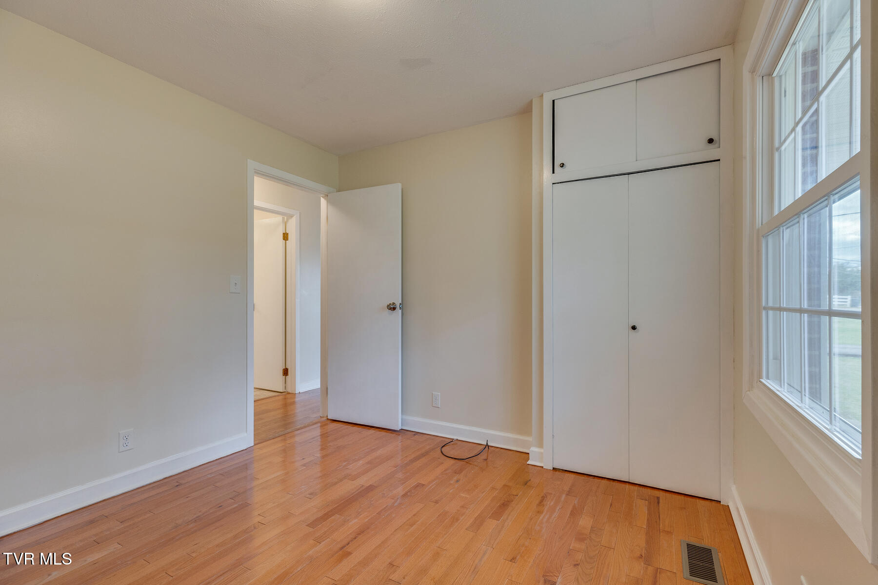 1047 Gravely Road Kingsport, TN 37660 - Photo 17 of 25 017