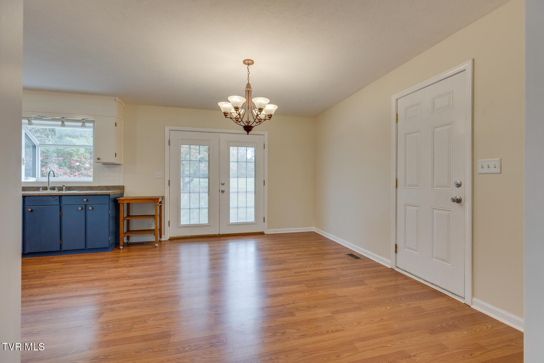 1047 Gravely Road Kingsport, TN 37660 - Photo 7 of 25 007