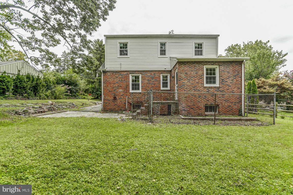 628 Round Oak Road Baltimore, MD 21204 - Photo 22 of 24 Giant backyard