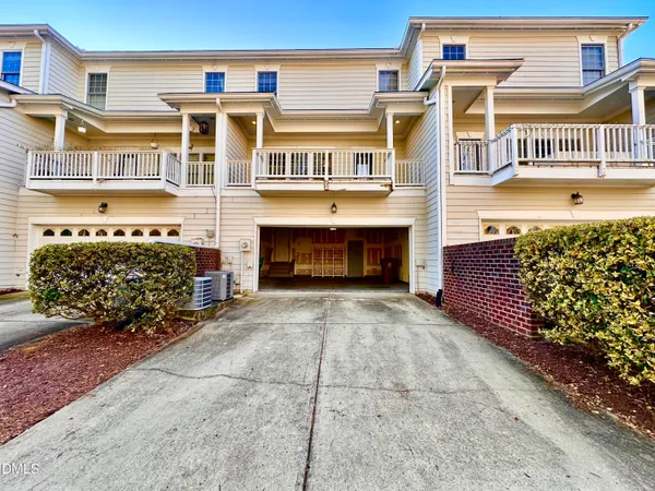 $2,050 | 215 Anniston Court, Cary, NC 27519