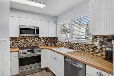 $405,000 | 8352 West 90th Avenue, Broomfield, CO 80021