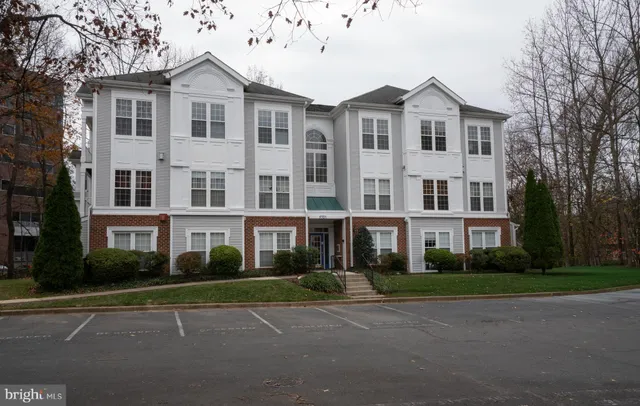 $259,000 | 9701 Leatherfern Terrace, Unit 202, Montgomery Village, MD 20886