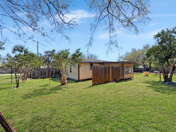 $150,000 | 10900 2nd Street, Jonestown, TX 78645