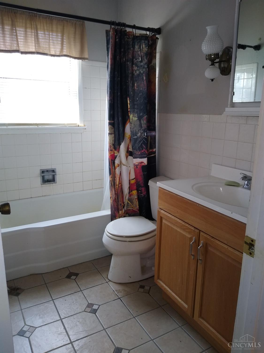 6211 Banning Road Cincinnati, OH 45239 - Photo 8 of 13 Gallery Image 8