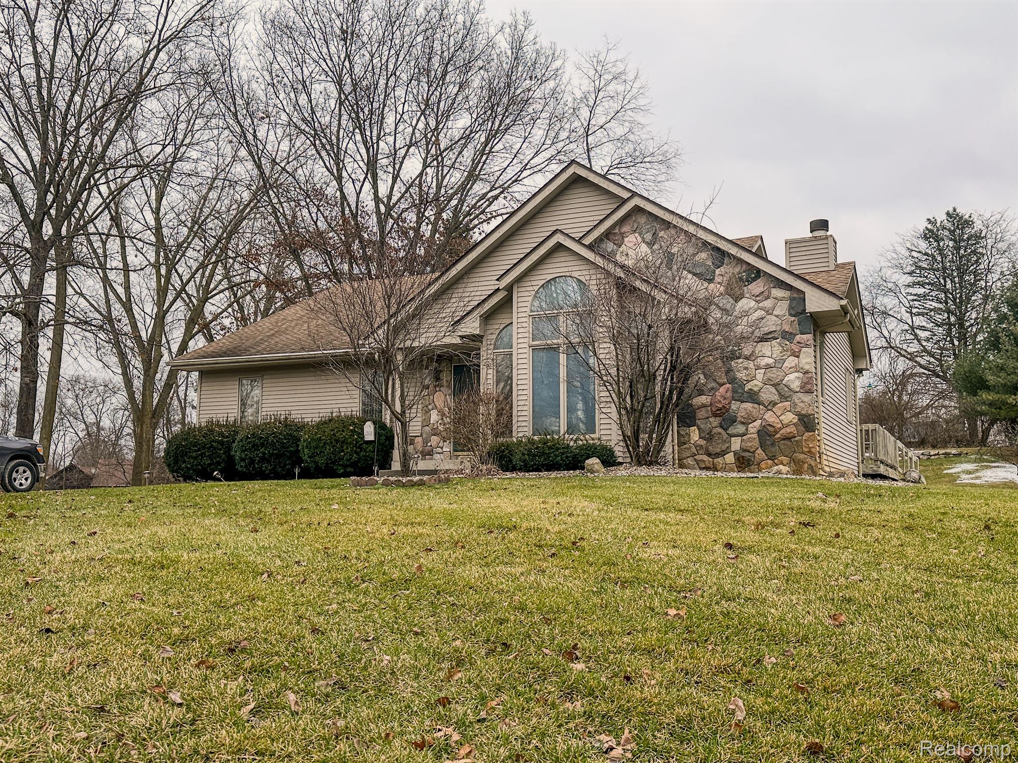 1351 Hunter Road Brighton, MI 48114 - Photo 1 of 38 Gallery Image 1