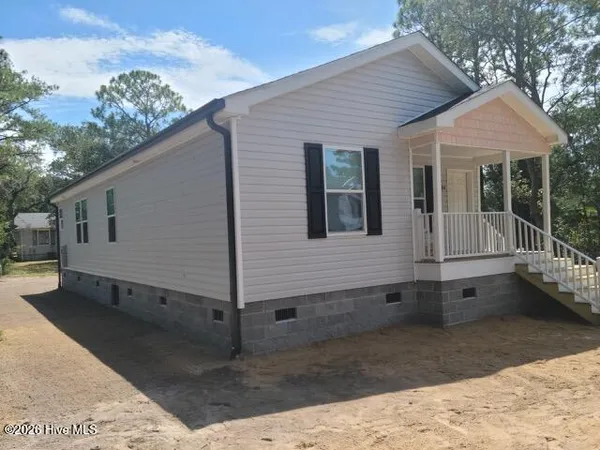 $315,000 | 113 Pecan Avenue, Lake Waccamaw, NC 28450
