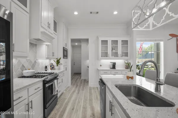 $394,900 | 175 Shore View Drive, Madison, MS 39110