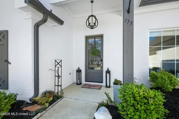 $394,900 | 175 Shore View Drive, Madison, MS 39110