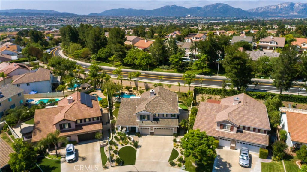 33351 Nicholas Common Temecula, CA 92592 - Photo 40 of 42 an aerial view of multiple house