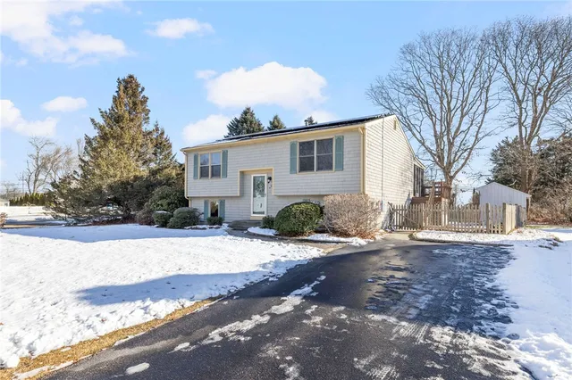 $595,000 | 63 Sassafras Trail, Narragansett, RI 02882