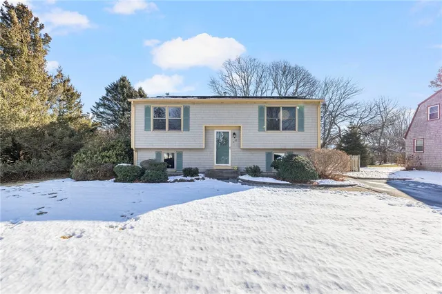 $595,000 | 63 Sassafras Trail, Narragansett, RI 02882