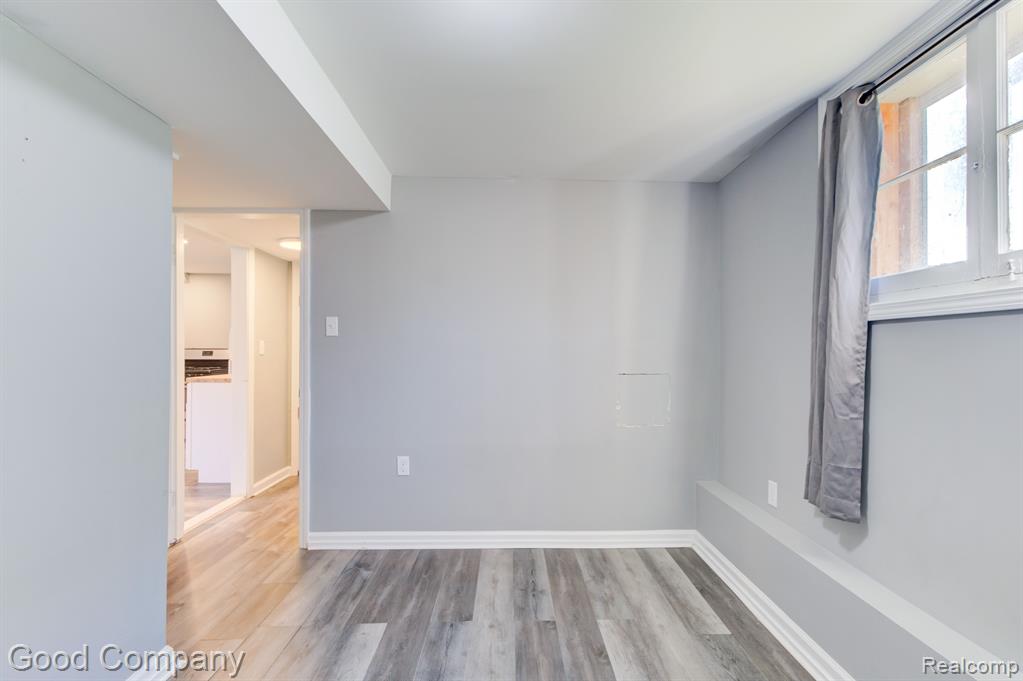 920 East Lincoln Avenue Royal Oak, MI 48067 - Photo 27 of 35