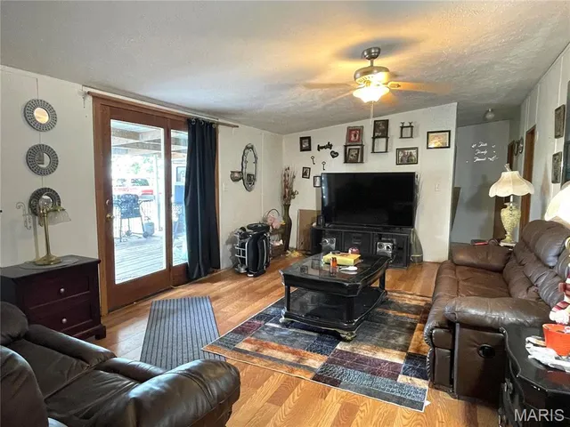 $189,900 | 20906 County Road 210, Hermitage, MO 65668