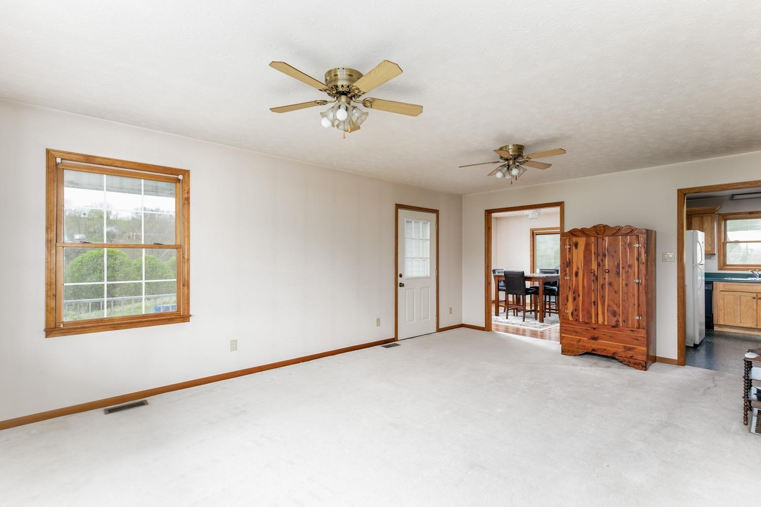 175 Logan Lick Road Winchester, KY 40391 - Photo 10 of 63 Living Room