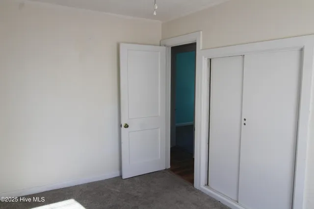 $379,900 | 301 South Chestnut Street, Swansboro, NC 28584