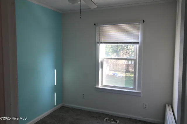 $379,900 | 301 South Chestnut Street, Swansboro, NC 28584