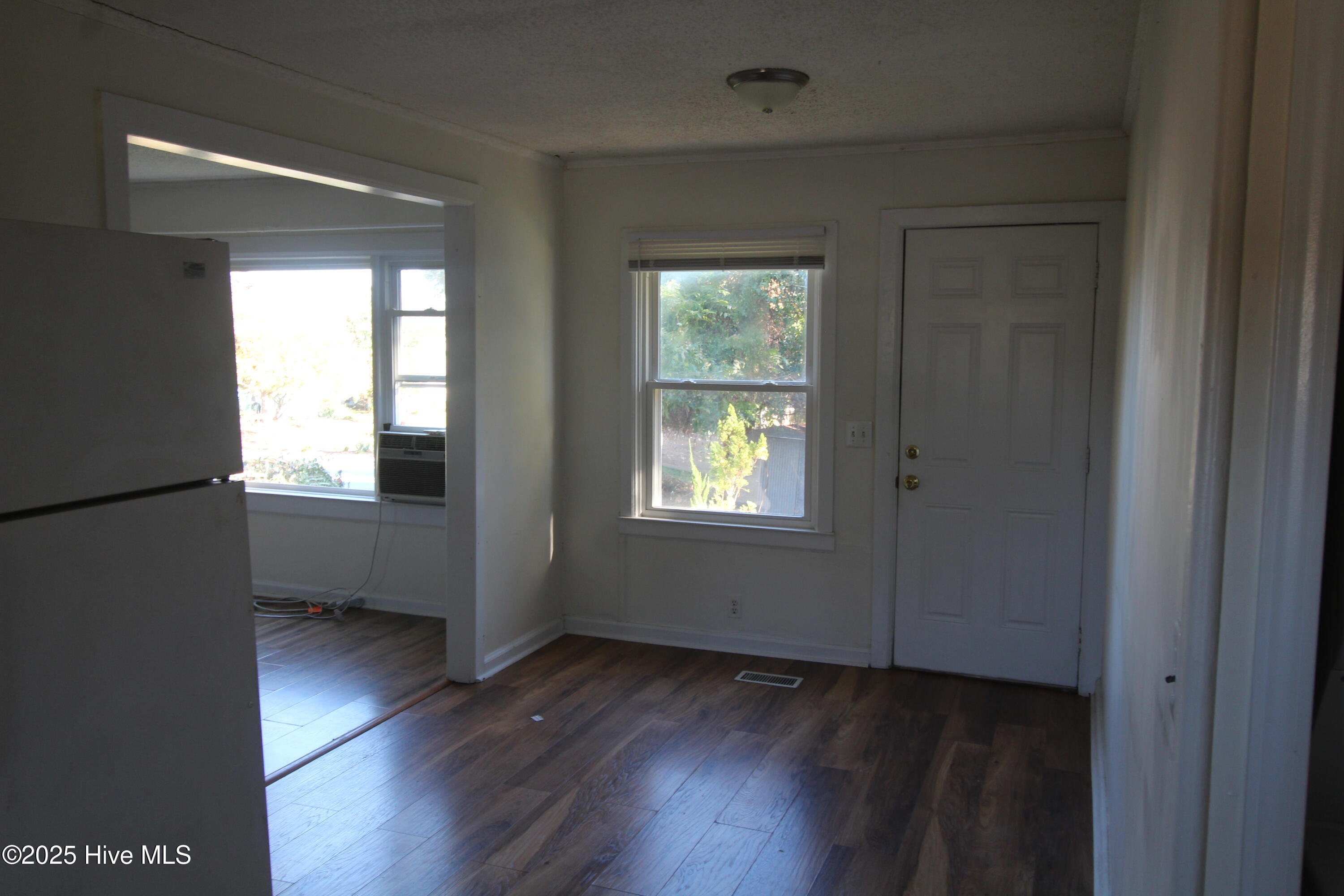 301 South Chestnut Street Swansboro, NC 28584 - Photo 8 of 17 IMG_7490