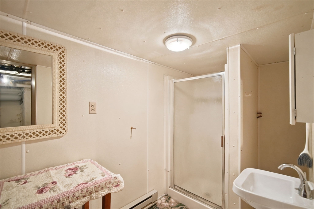 117 Burghardt Street Springfield, MA 01109 - Photo 34 of 42