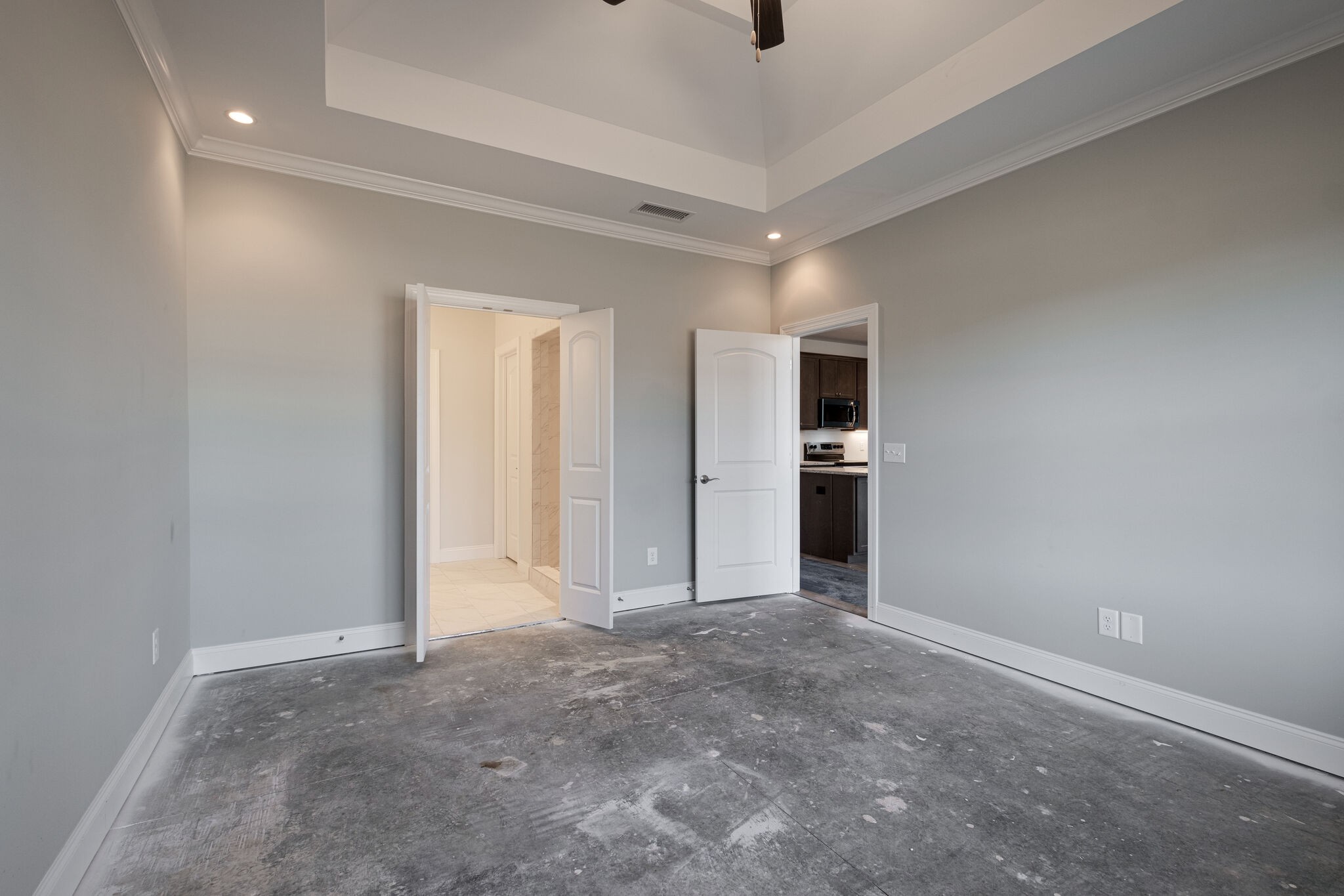 7 The Greens Springfield, TN 37172 - Photo 14 of 29 a view of empty room with a kitchen