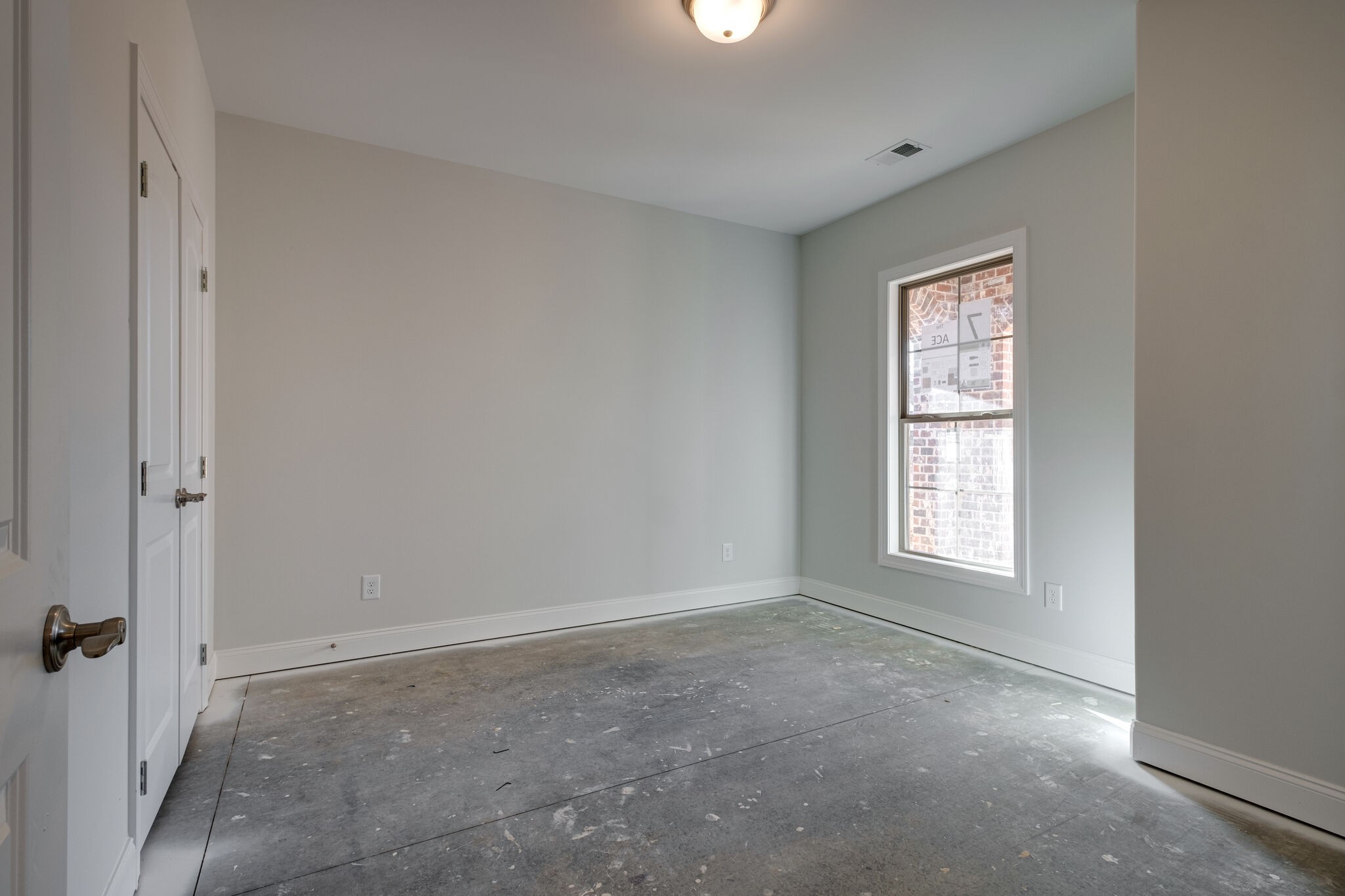 7 The Greens Springfield, TN 37172 - Photo 18 of 29 an empty room with windows