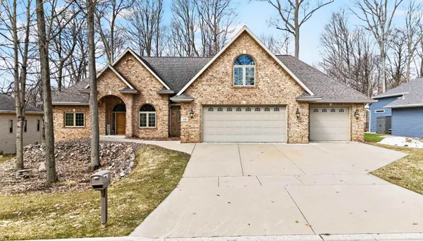 $750,000 | 448 Harvest Road, Green Bay, WI 54302