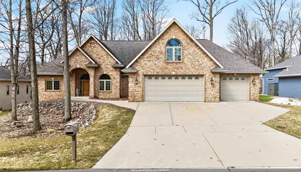 $750,000 | 448 Harvest Road, Green Bay, WI 54302