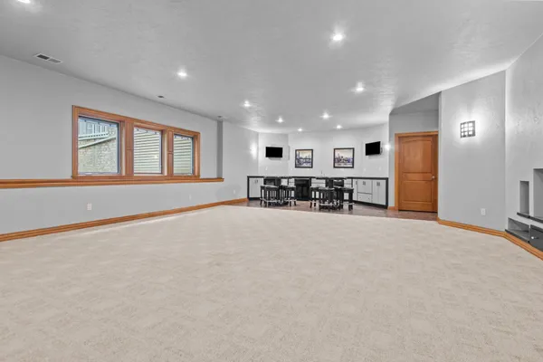 $750,000 | 448 Harvest Road, Green Bay, WI 54302