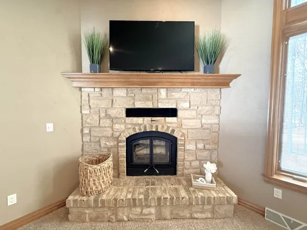 $750,000 | 448 Harvest Road, Green Bay, WI 54302