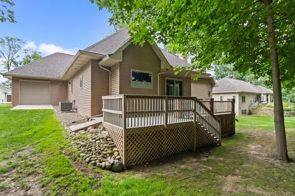$750,000 | 448 Harvest Road, Green Bay, WI 54302