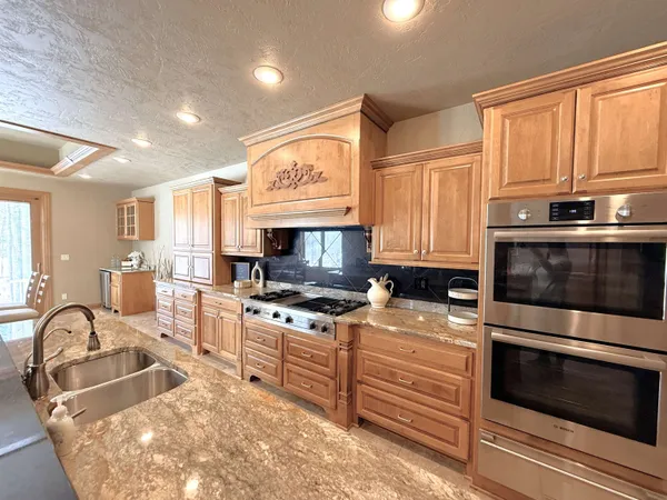 $750,000 | 448 Harvest Road, Green Bay, WI 54302