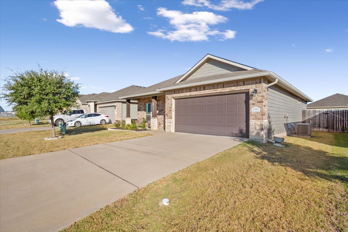 1149 Spring Terrace Loop Temple, TX 76502 - Photo 3 of 25 Beautifully maintained single-story home featuring charming curb appeal.