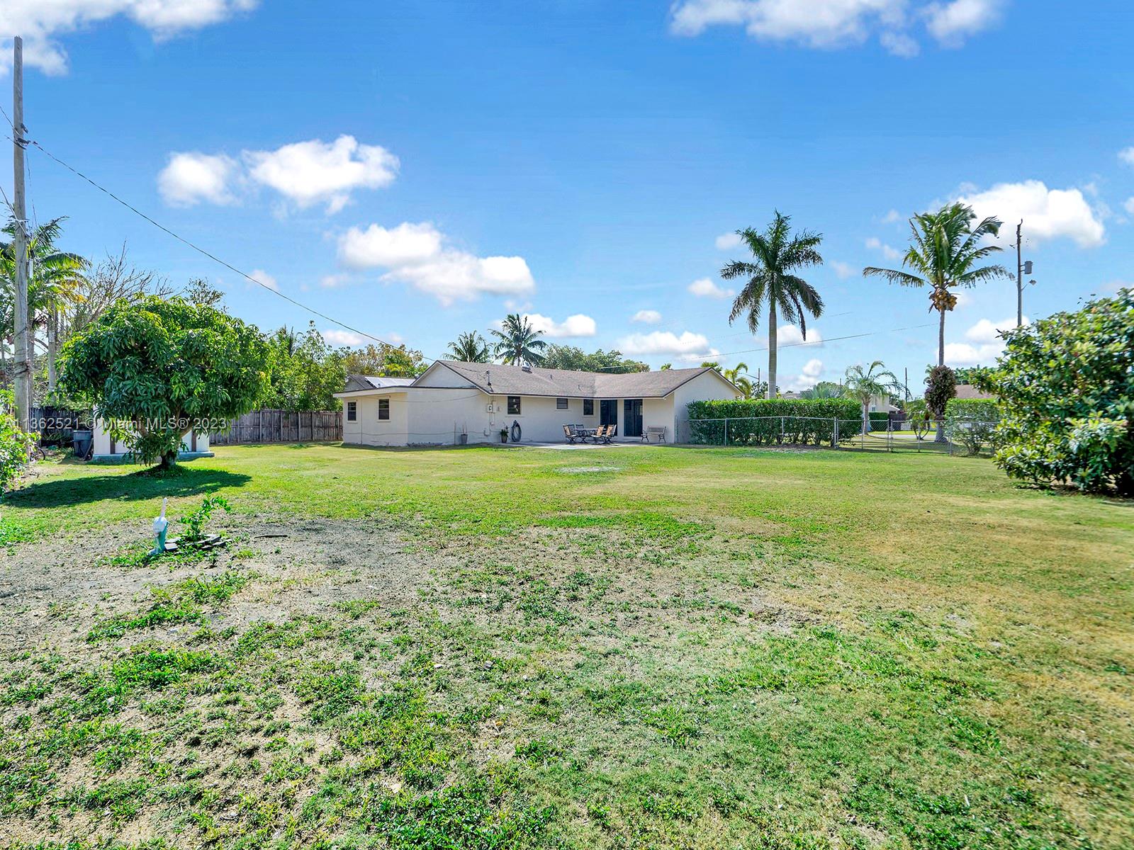 131 Northeast 17th Street Homestead, FL 33030 - Photo 21 of 24 a view of a volley ball court