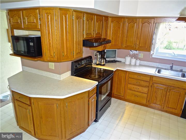 2920 Pheasant Run Road Audubon, PA 19403 - Photo 13 of 24 Kitchen