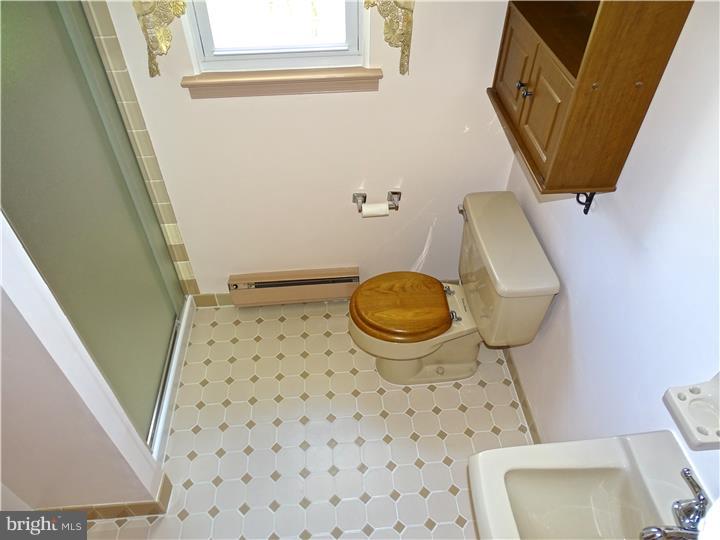 2920 Pheasant Run Road Audubon, PA 19403 - Photo 19 of 24 Master Bathroom