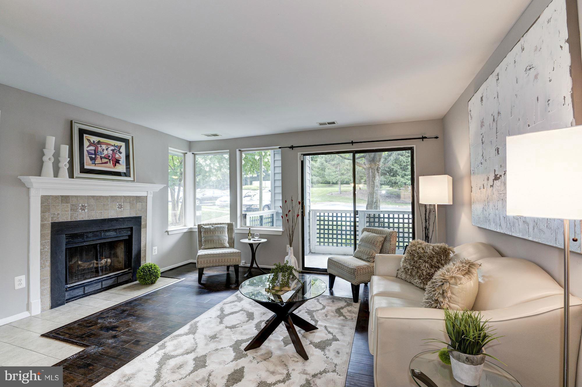 1506 A Summerchase Court, Unit A Reston, VA 20194 - Photo 2 of 30 Living Room