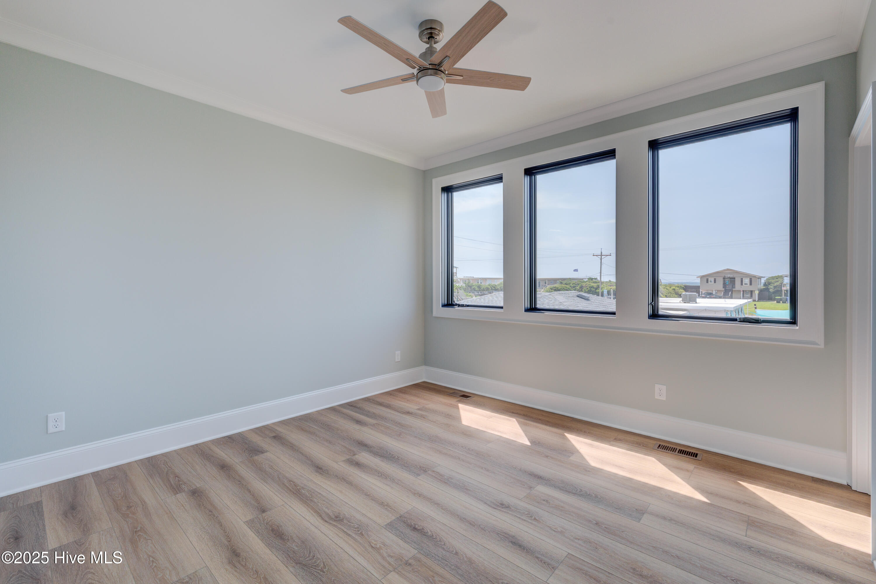 107 Raleigh Avenue Surf City, NC 28445 - Photo 21 of 40 Bedroom 1