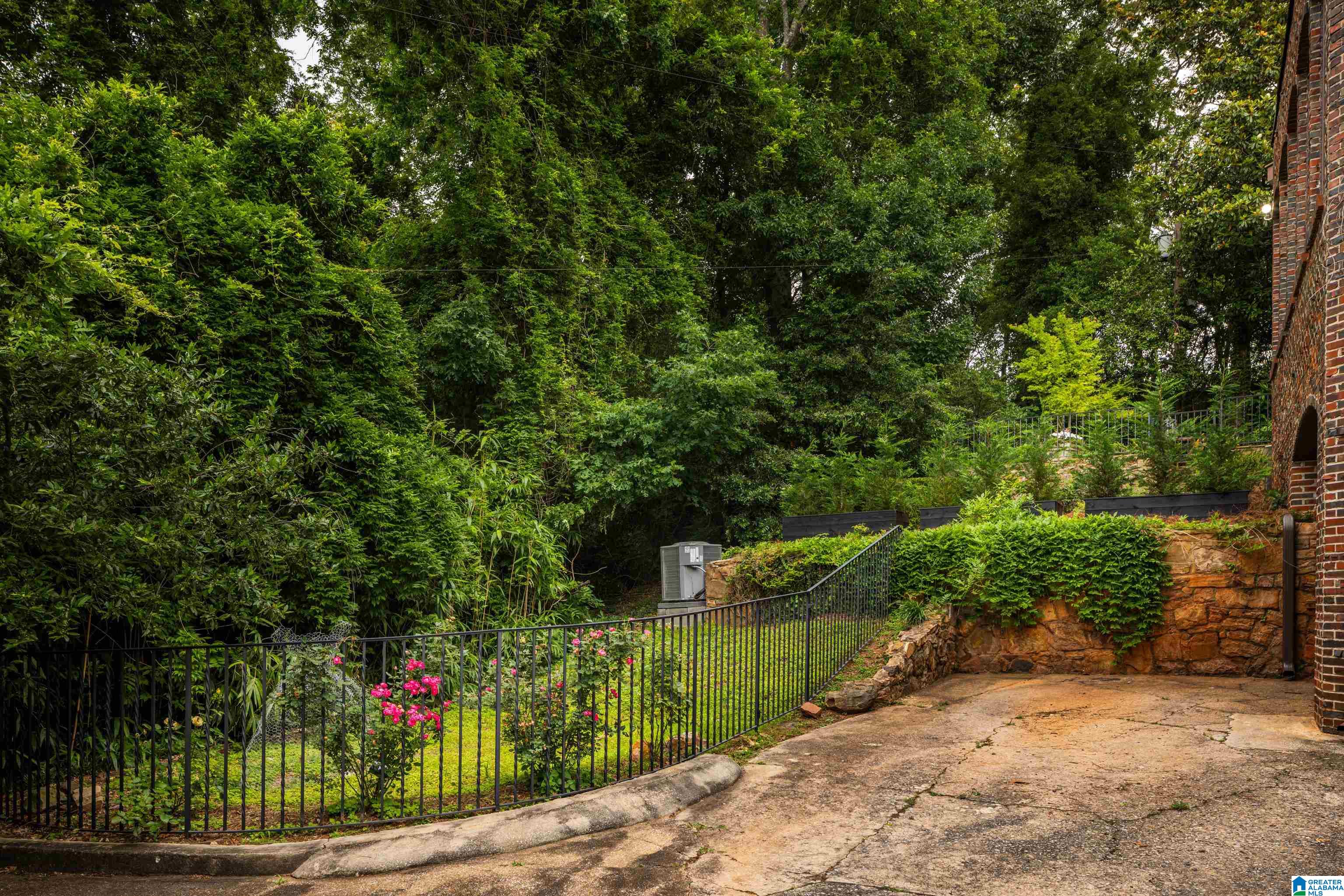 3516 Redmont Road Birmingham, AL 35213 - Photo 69 of 71