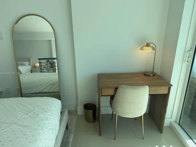 a en suite bathroom with a toilet and a shower