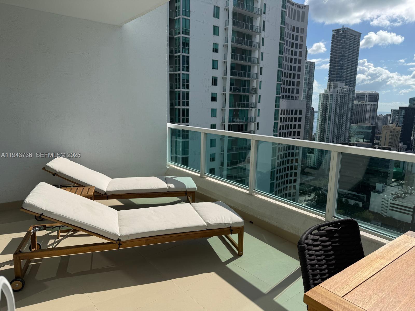 41 Southeast 5th Street, Unit 2010 Miami, FL 33131 - Photo 41 of 58