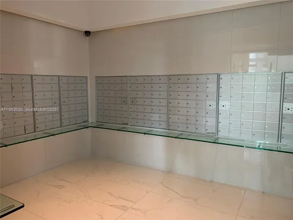 $6,500 | 41 Southeast 5th Street, Unit 2010, Miami, FL 33131