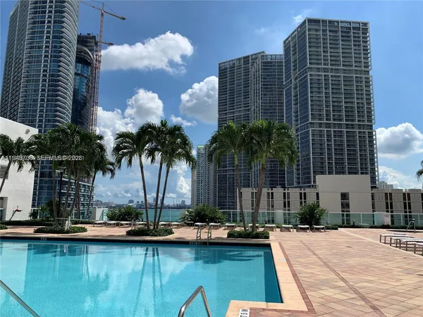 $6,500 | 41 Southeast 5th Street, Unit 2010, Miami, FL 33131