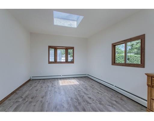 172 Frost Road Tyngsborough, MA 01879 - Photo 9 of 32 Gallery Image 9