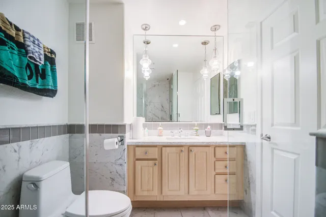 $5,070 | 435 West Rio Salado Parkway, Unit 208, Tempe, AZ 85281