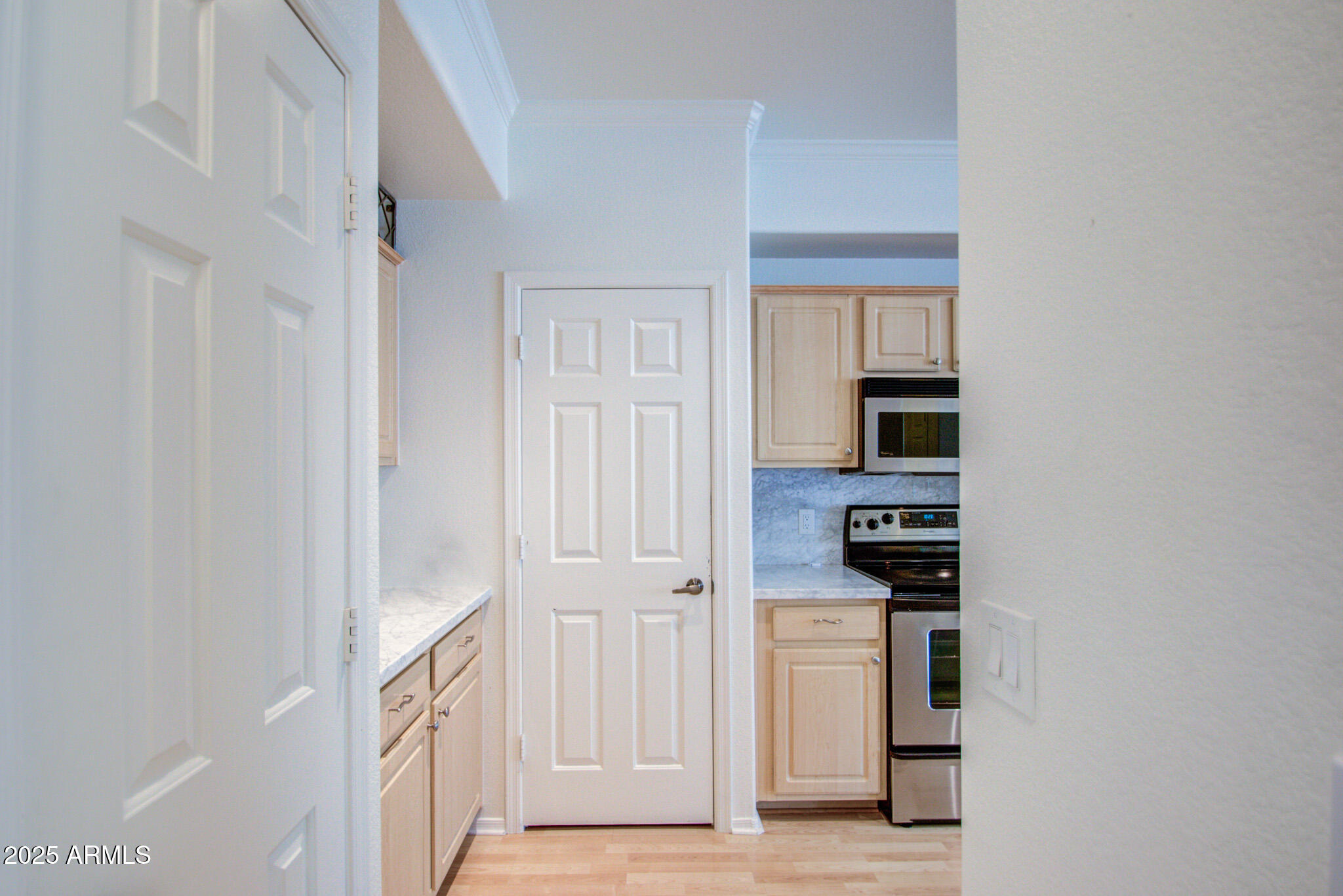 435 West Rio Salado Parkway, Unit 208 Tempe, AZ 85281 - Photo 9 of 38 KITCHEN 5