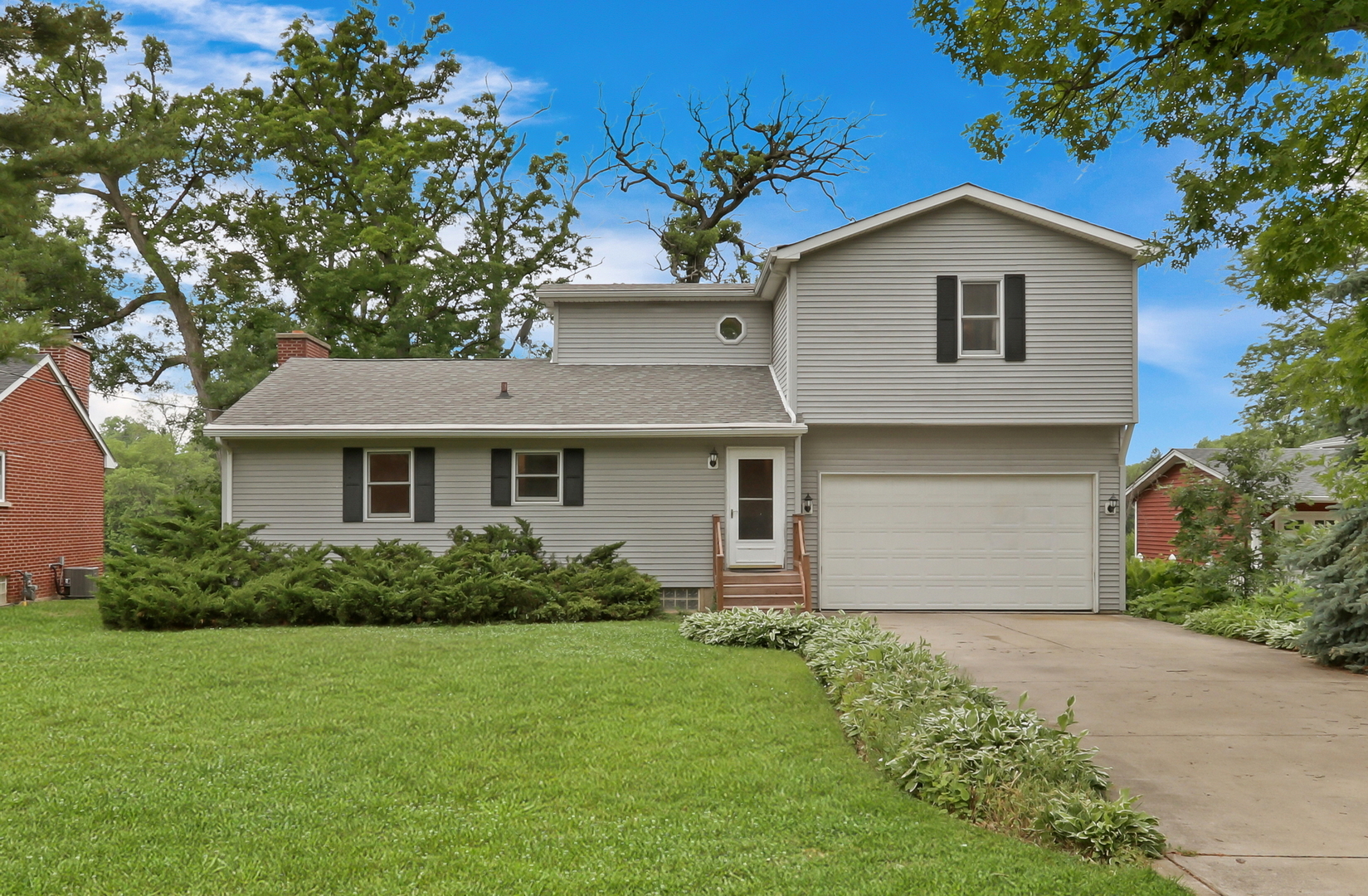 33448 North Mill Road Grayslake, IL 60030 - Photo 1 of 47 Gallery Image 1