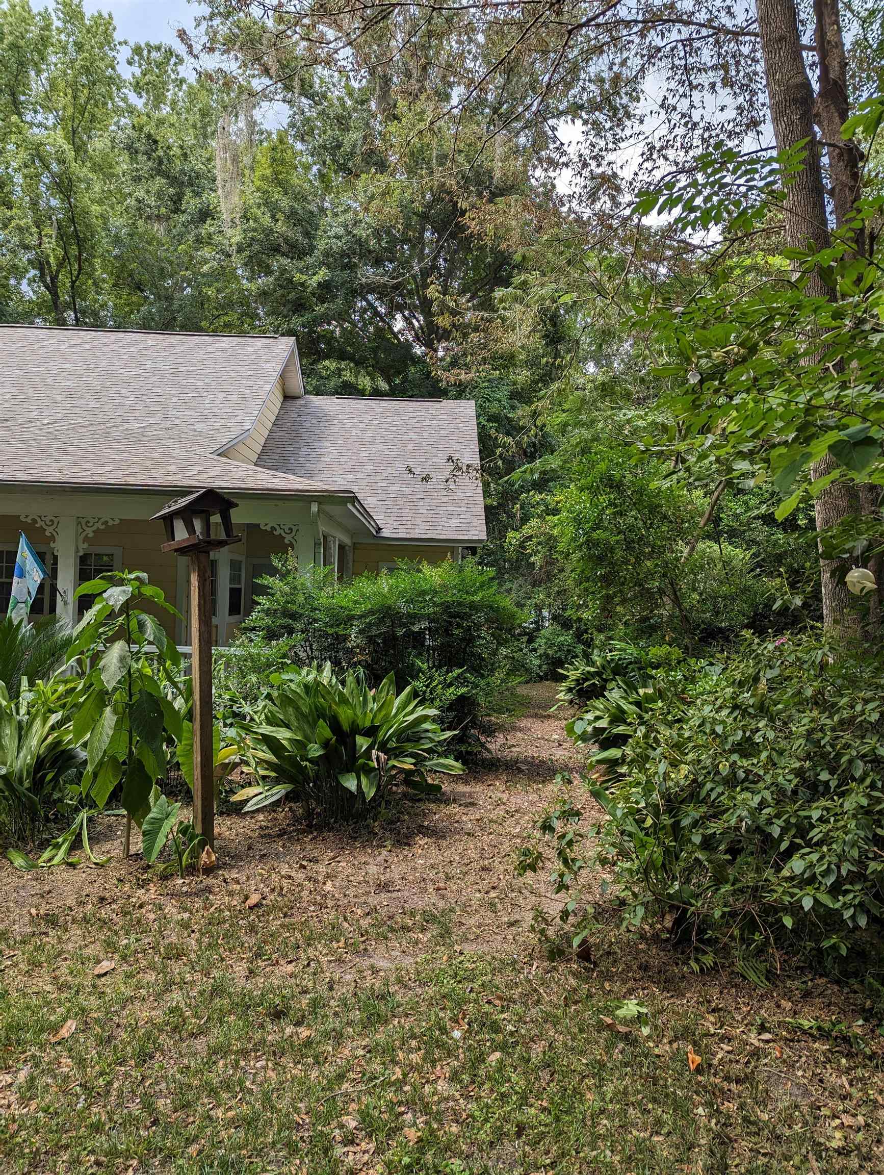 1128 Coe Landing Road Tallahassee, FL 32310 - Photo 3 of 38 Gallery Image 3