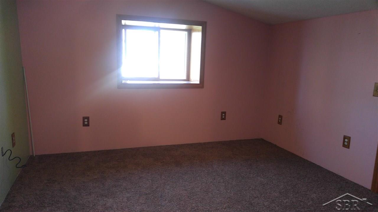 615 Adams Road Saginaw, MI 48609 - Photo 24 of 41 31288527-23.JPG