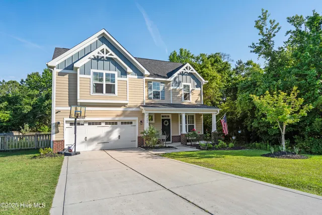 $430,000 | 402 Canvasback Lane, Sneads Ferry, NC 28460