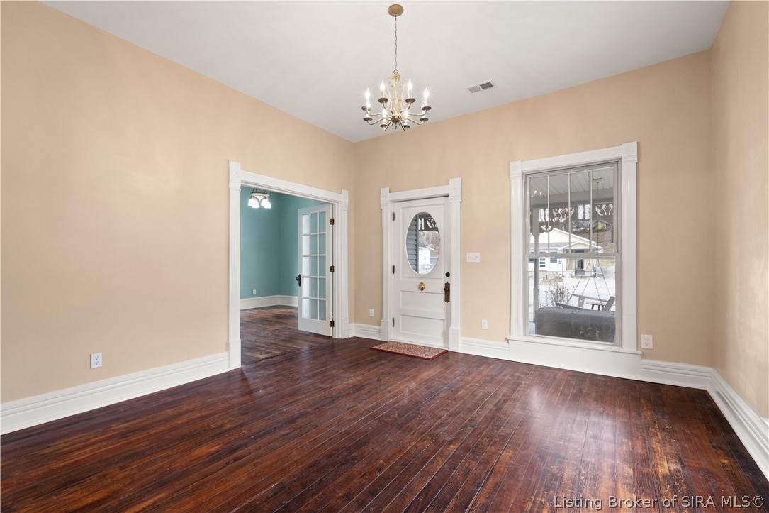 427 East Chestnut Street Corydon, IN 47112 - Photo 3 of 57 Living Room